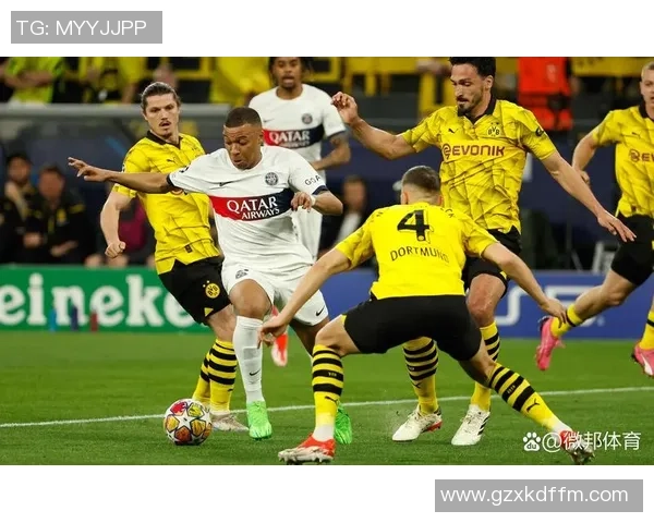 巴黎圣日耳曼与多特蒙德空场对决引发球迷热议与期待
